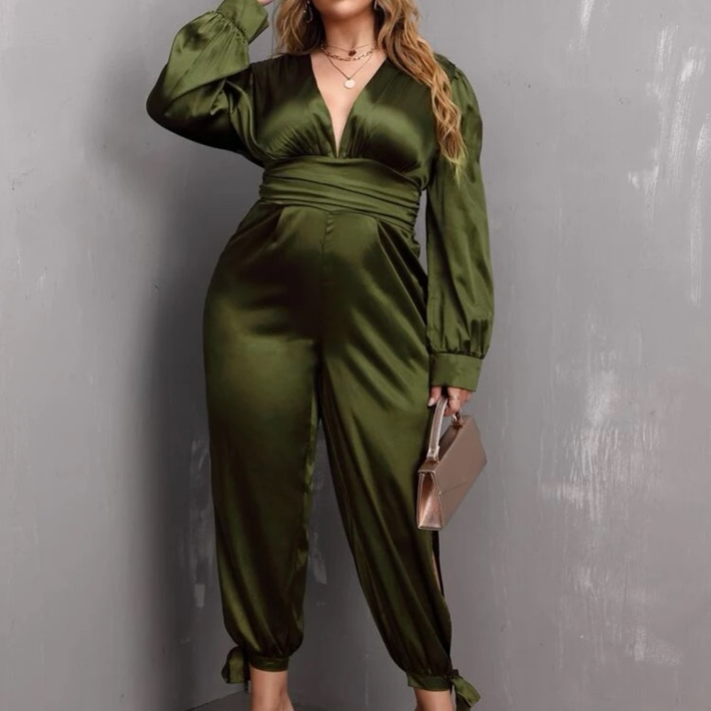 Green silk jumper